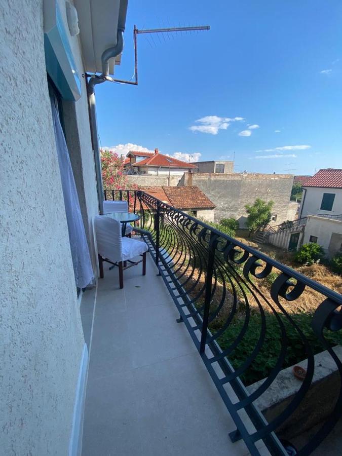 Duje & Roko Apartments Šibenik Exteriör bild